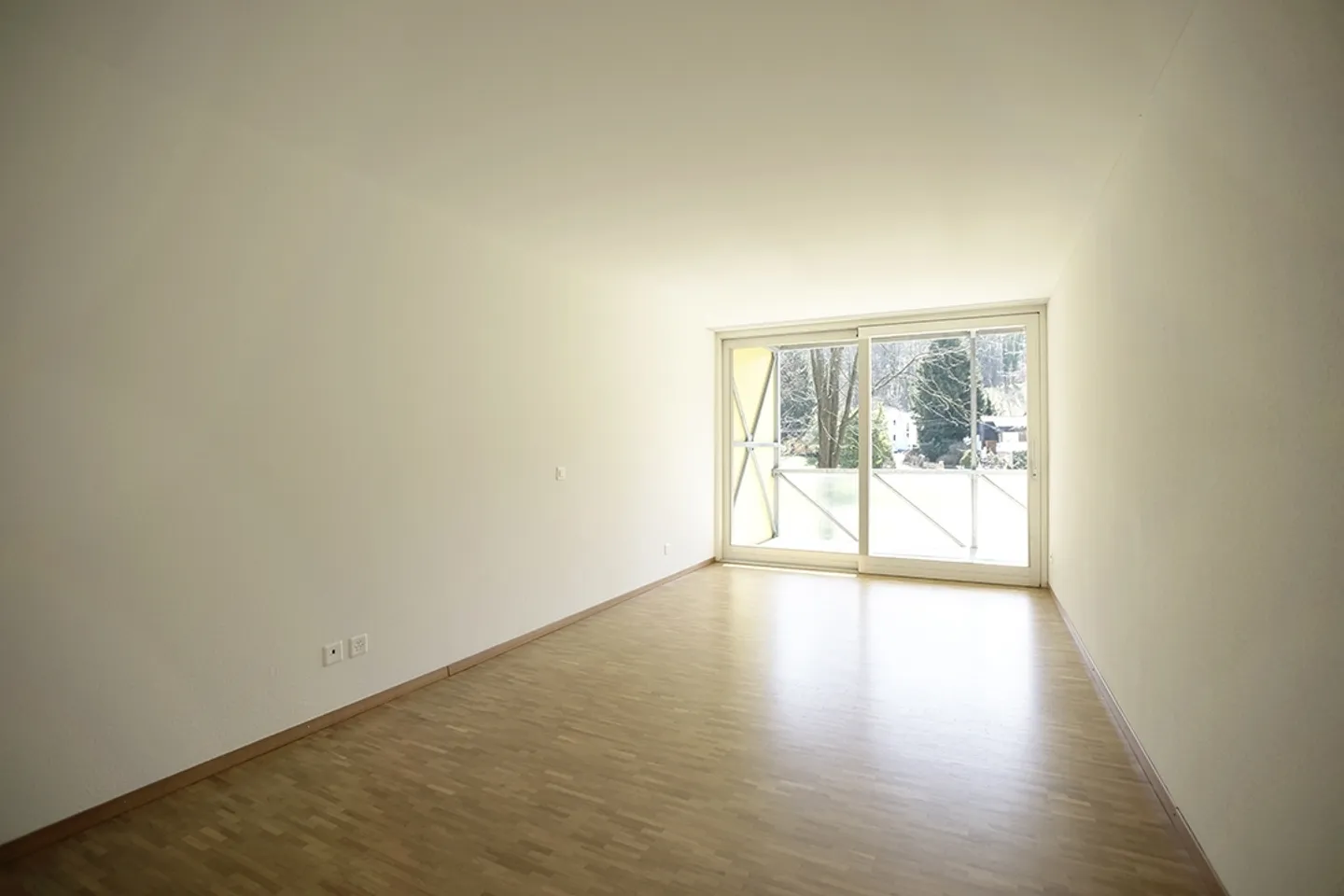 bright 4 1/2 room apartment with large sunny terrace - Photo 9 of 26
