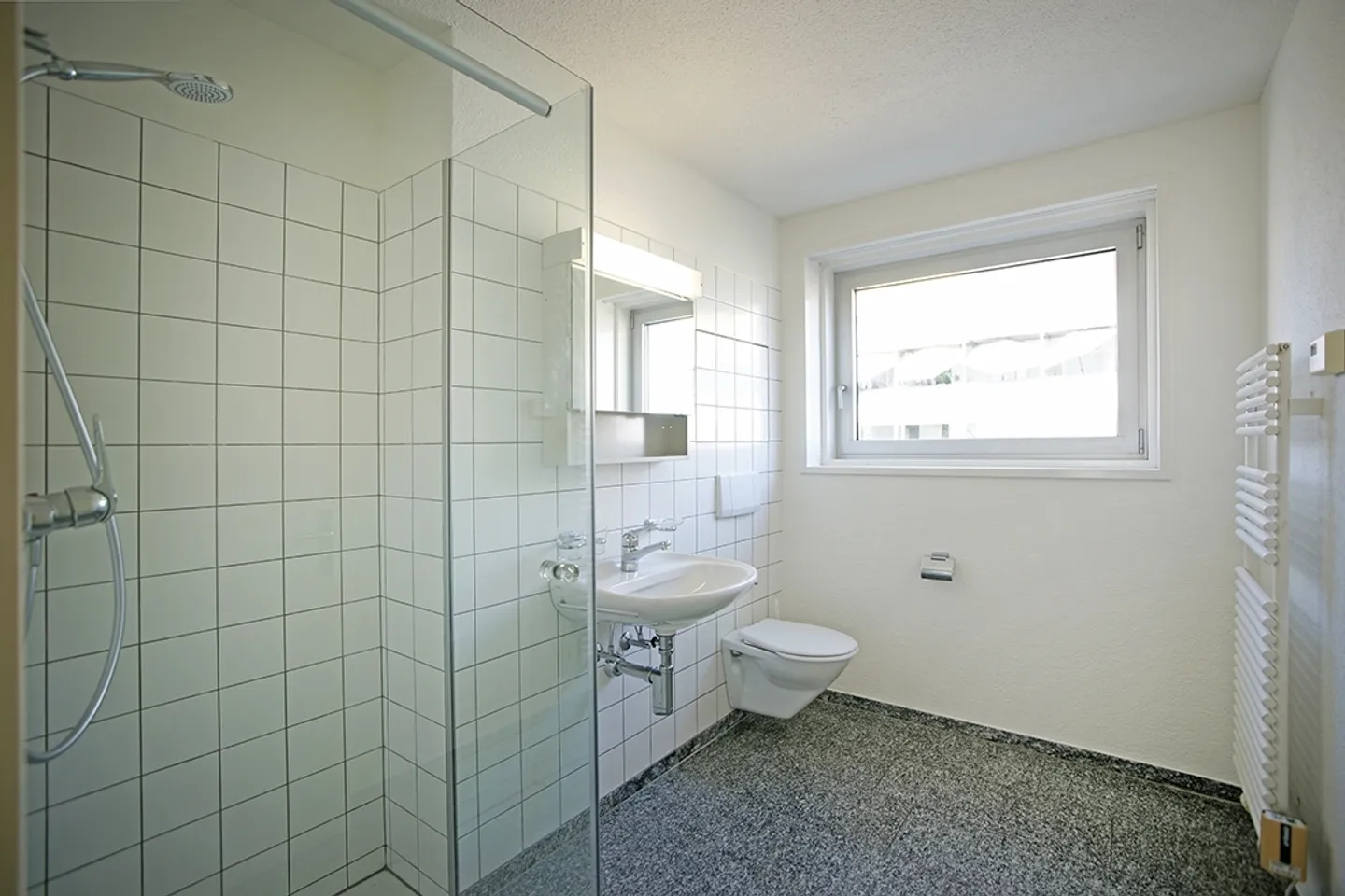 bright 4 1/2 room apartment with large sunny terrace - Photo 14 of 26