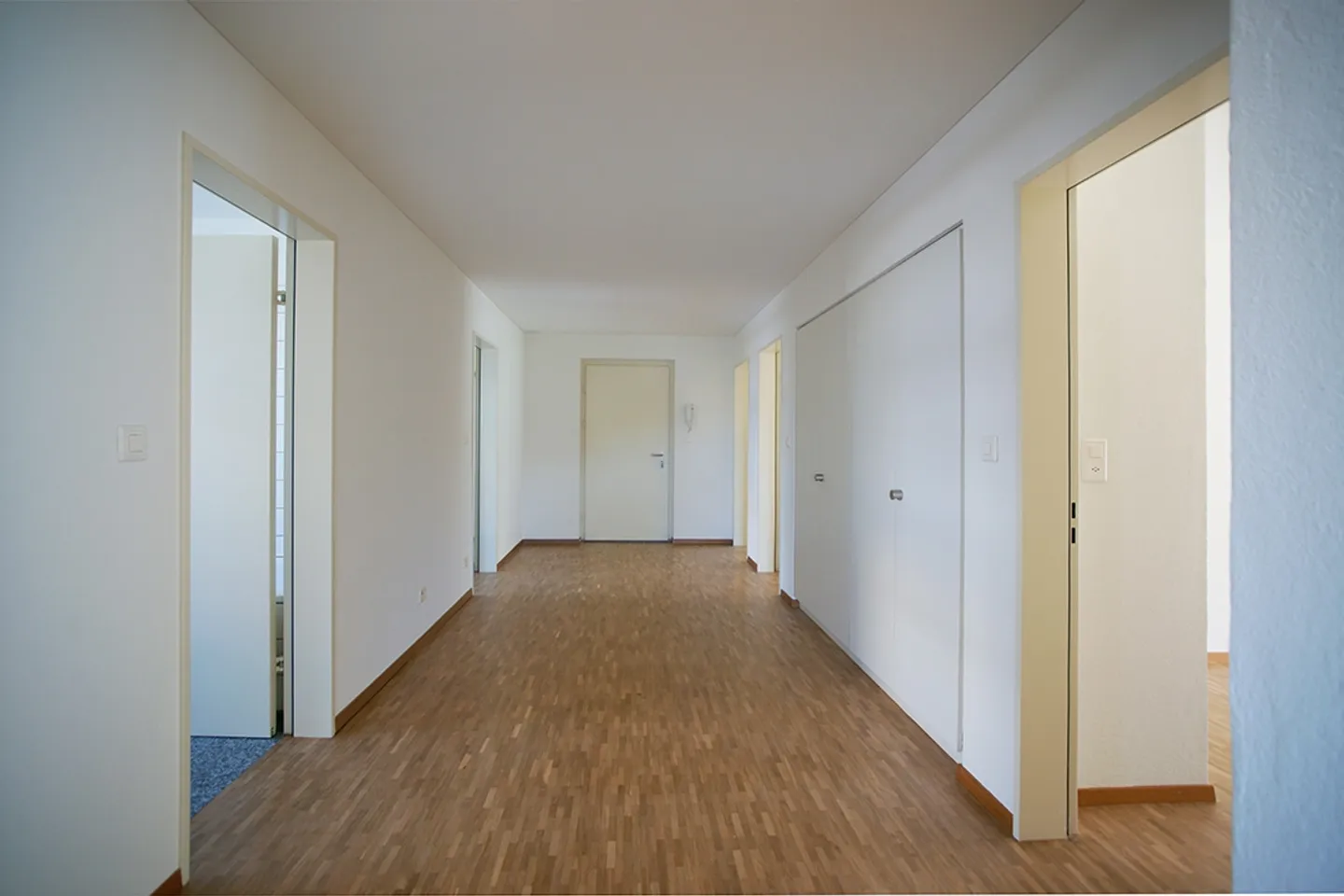 bright 4 1/2 room apartment with large sunny terrace - Photo 16 of 26