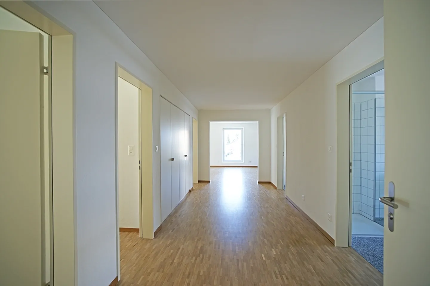 bright 4 1/2 room apartment with large sunny terrace - Photo 18 of 26