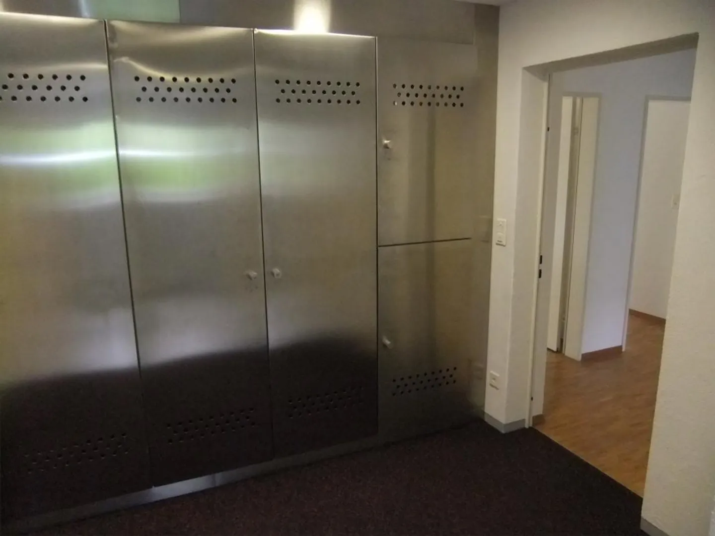 bright 4 1/2 room apartment with large sunny terrace - Photo 22 of 26