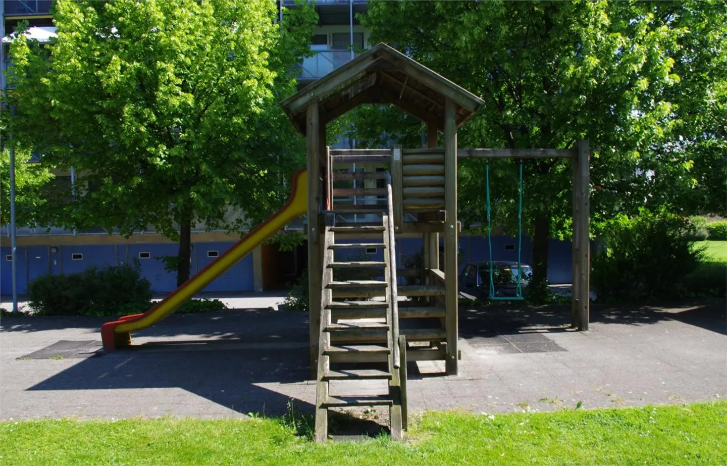 bright 4 1/2 room apartment with large sunny terrace - Photo 24 of 26