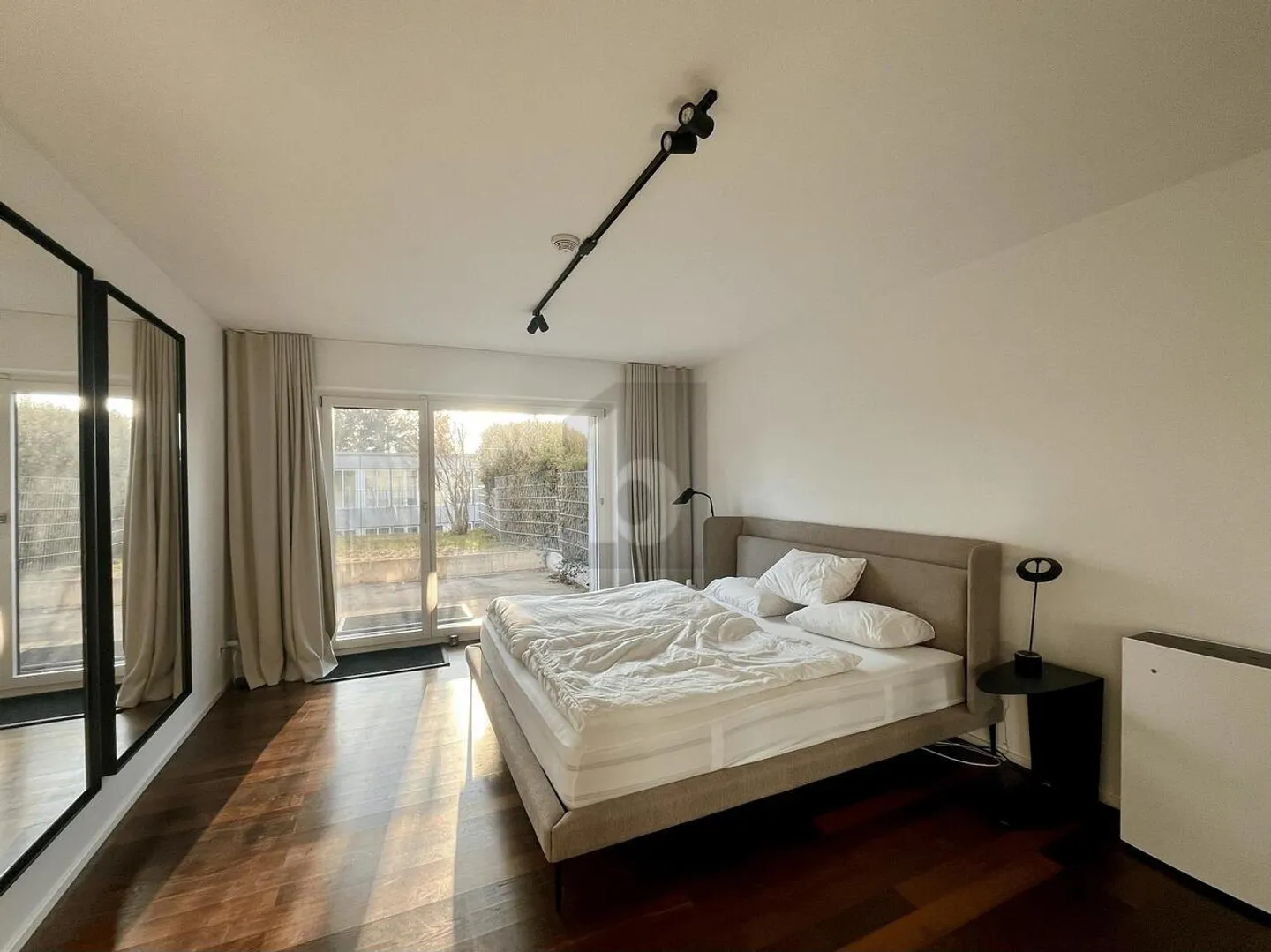 Ampio appartamento con giardino a Zurigo - Foto 3 di 6