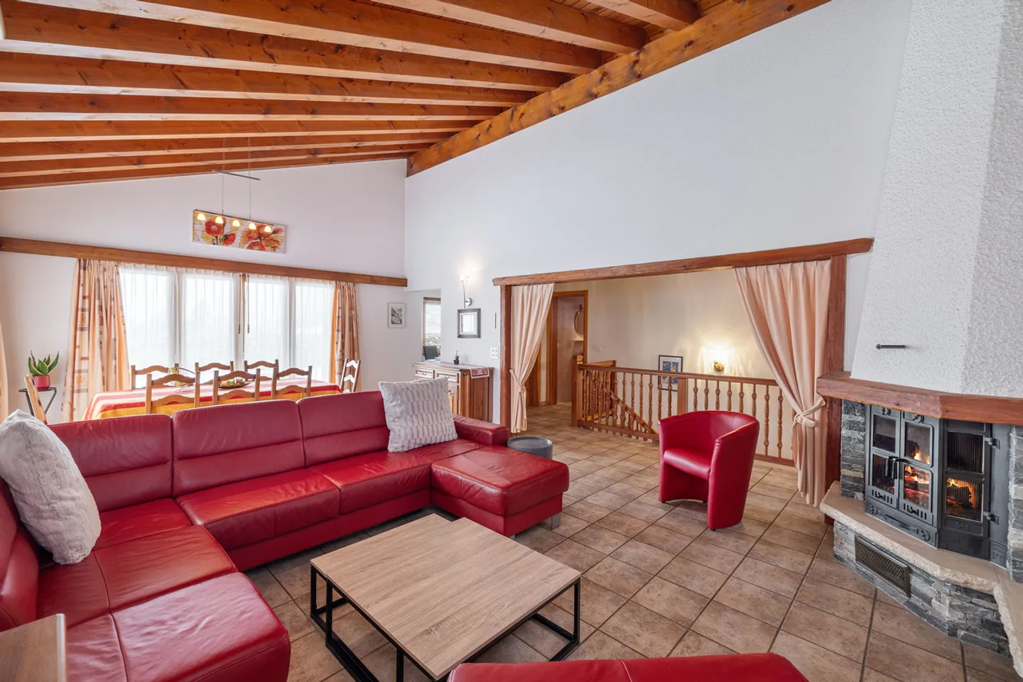 Einzelvilla - Nur wenige Schritte von Crans-Montana entfernt - Foto 3 von 12