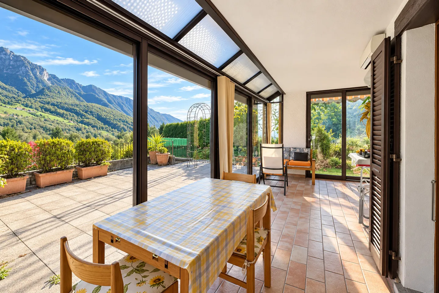 MAISON AVEC JARDIN ET GRANDE TERRASSE EN POSITION PANORAMIQUE - Photo 9 sur 15