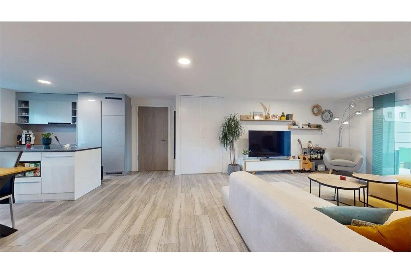 Spacious 3.5 rooms of 100 m2 to discover absolutely / RE/MAX Exclusivity - Photo 1 of 9