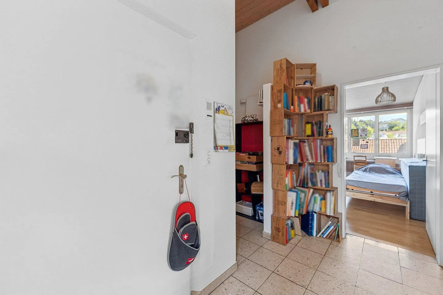 Charming 2.5-room apartment with large terrace - Photo 2 of 13