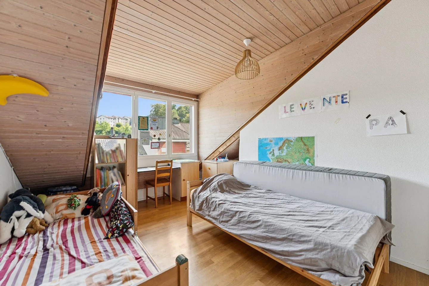 Charming 2.5-room apartment with large terrace - Photo 3 of 13