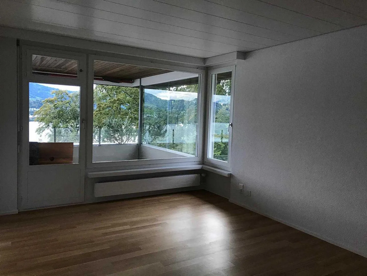 Vivere come in una casa unifamiliare con vista mozzafiato sul lago e sulle montagne - Foto 11 di 17