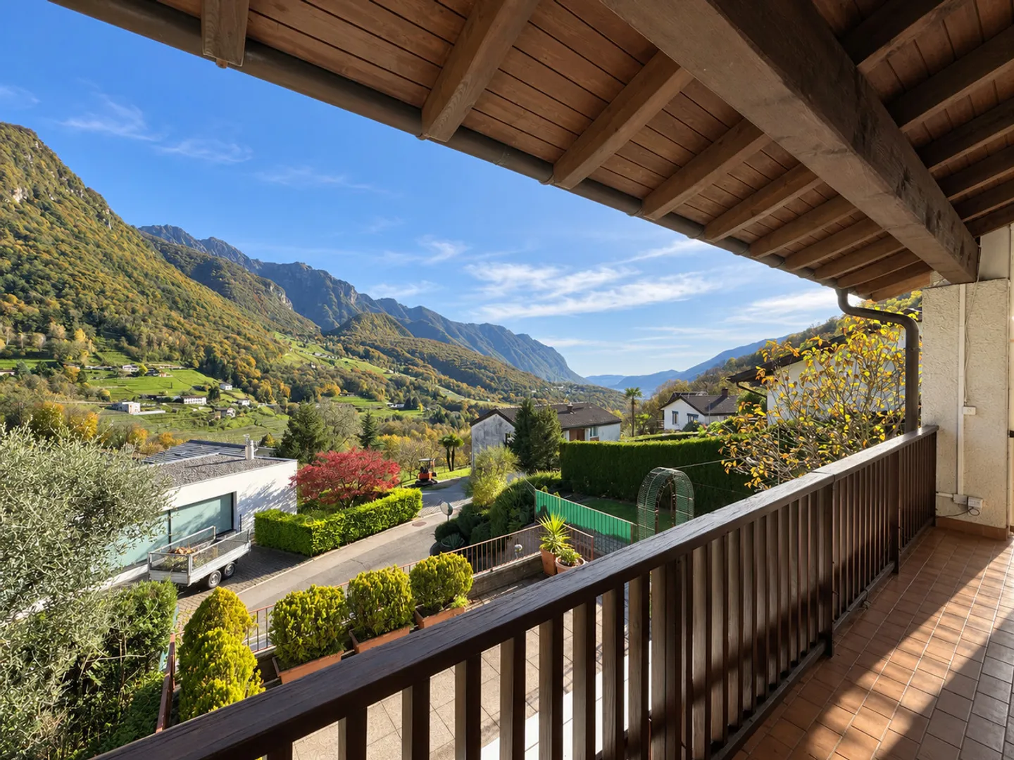 MAISON AVEC JARDIN ET GRANDE TERRASSE EN POSITION PANORAMIQUE - Photo 13 sur 15