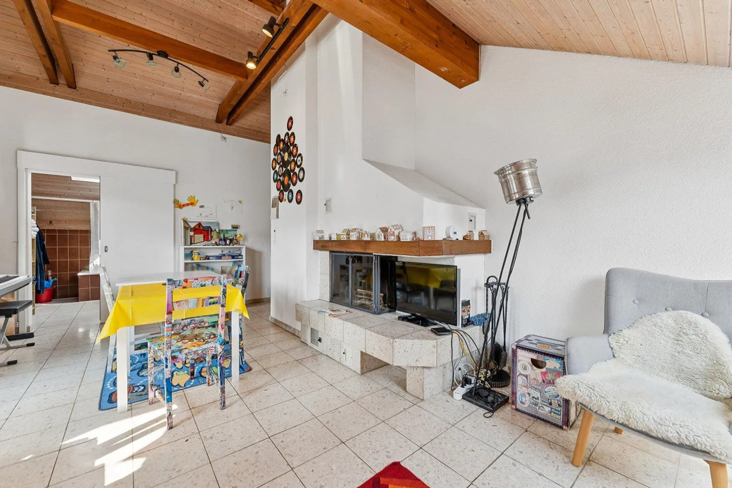 Charming 2.5-room apartment with large terrace - Photo 6 of 13