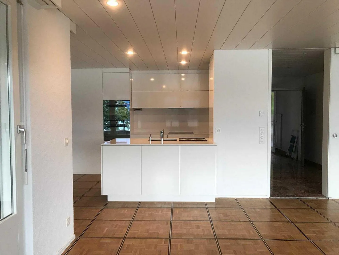 Vivere come in una casa unifamiliare con vista mozzafiato sul lago e sulle montagne - Foto 9 di 17