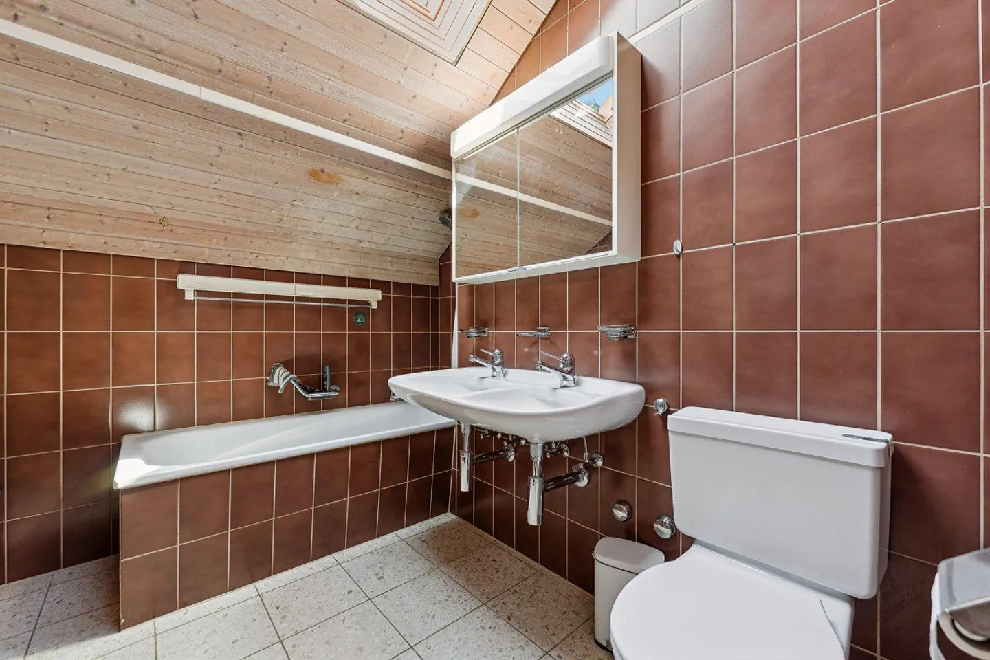 Charming 2.5-room apartment with large terrace - Photo 7 of 13