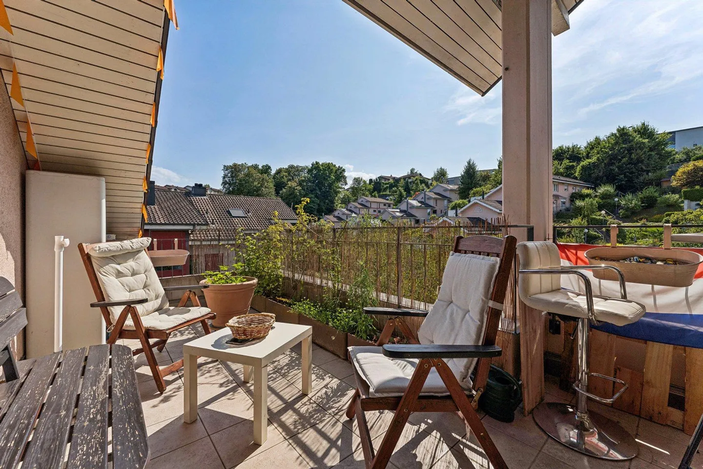 Charming 2.5-room apartment with large terrace - Photo 10 of 13