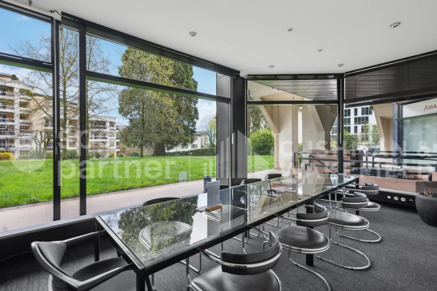 Bureaux Plug&Play ? Fonctionnels, accessibles et immédiatement disponibles - Photo 4 sur 11