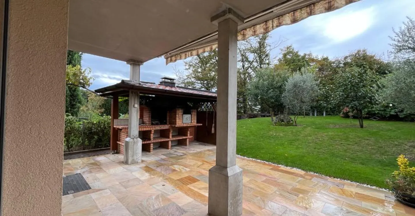 Magnificent semi-detached villa with 7 rooms in the heart of old Vernier - Photo 10 of 11