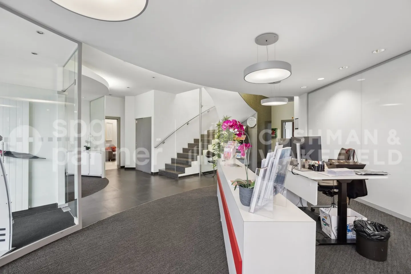 Bureaux Plug&Play ? Fonctionnels, accessibles et immédiatement disponibles - Photo 6 sur 11