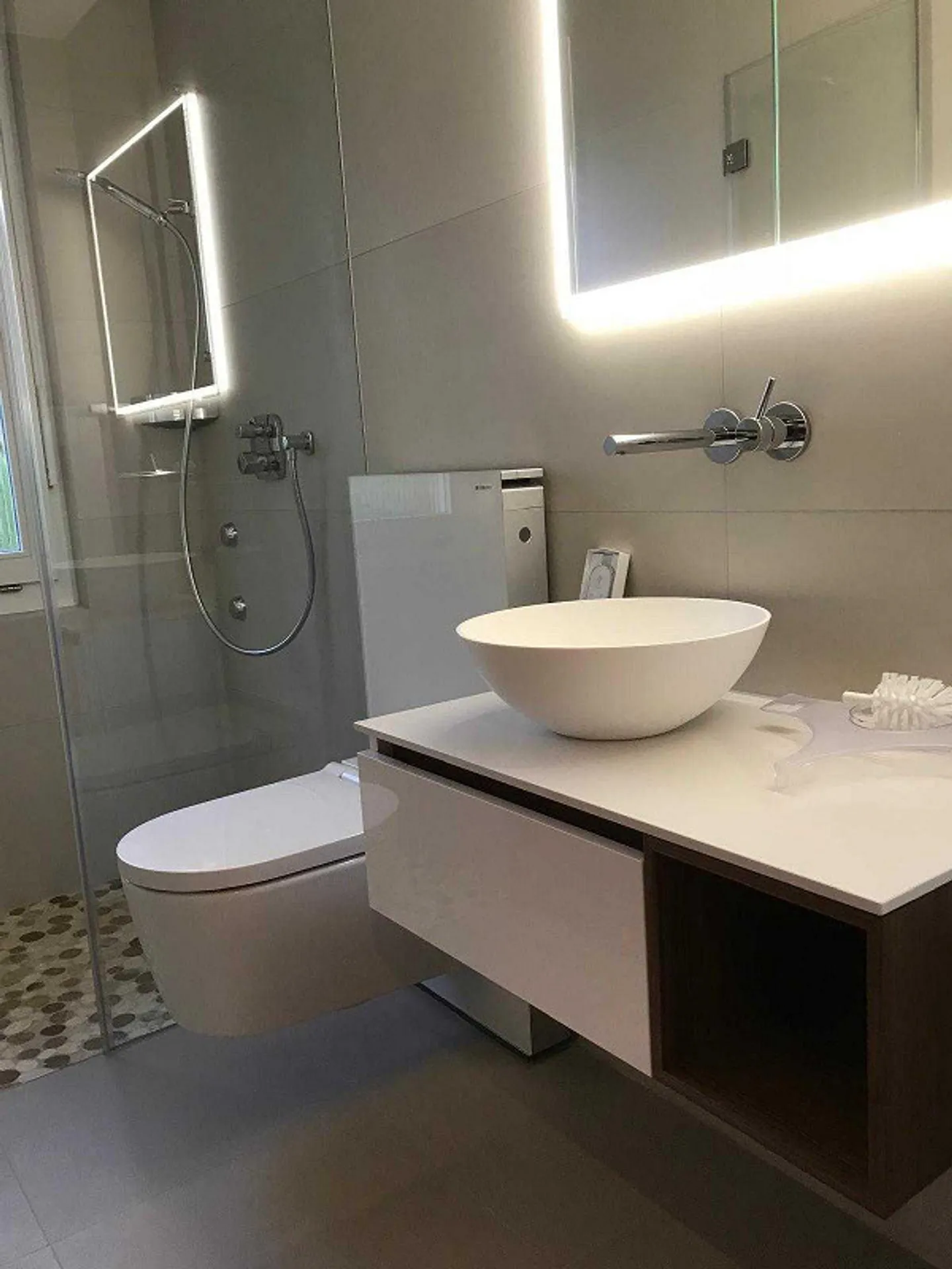 Vivere come in una casa unifamiliare con vista mozzafiato sul lago e sulle montagne - Foto 16 di 17