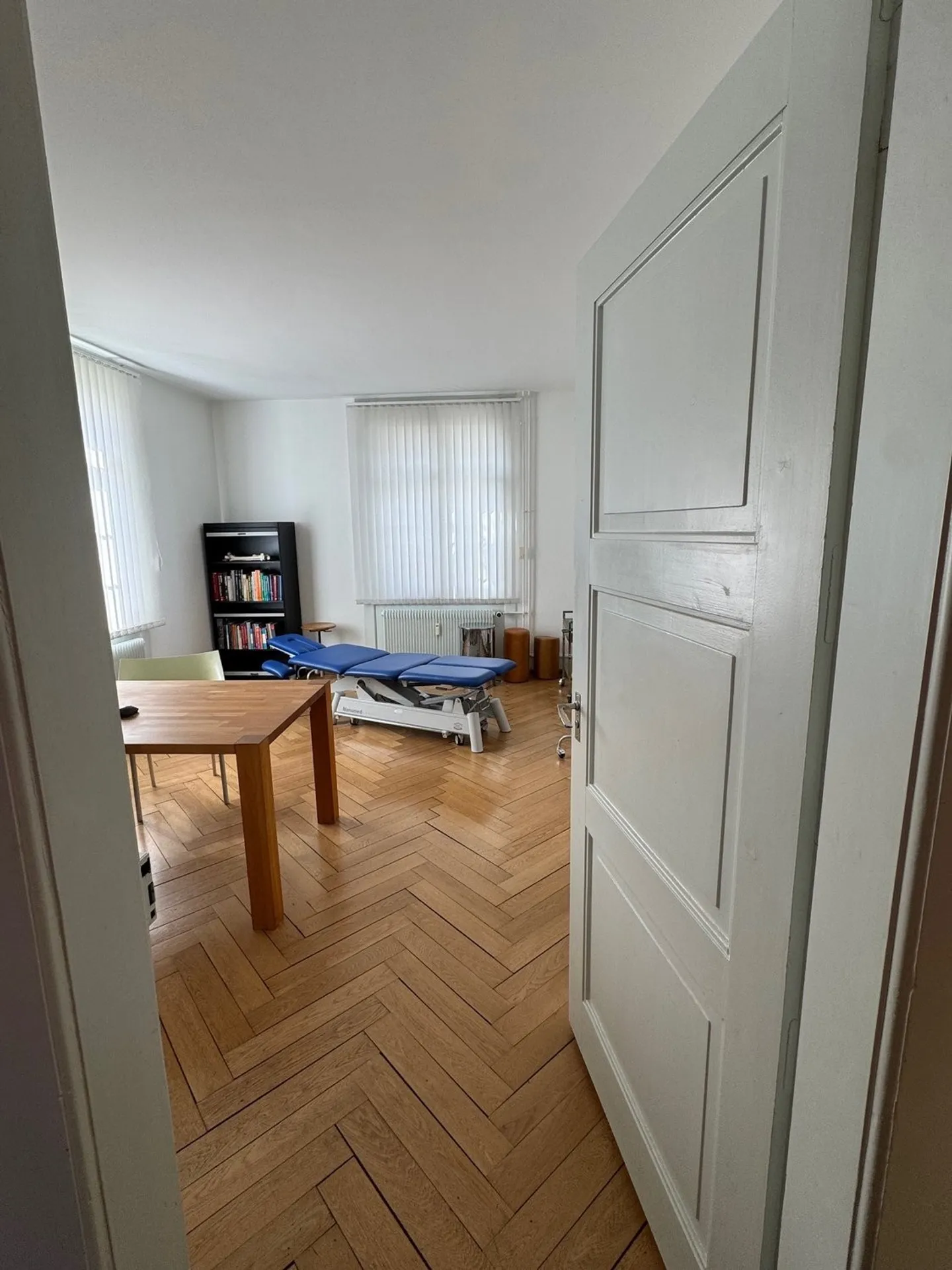 Cabinet - Espaces de bureau à louer dans un emplacement de choix à Ostermundigen ! - Photo 1 sur 5