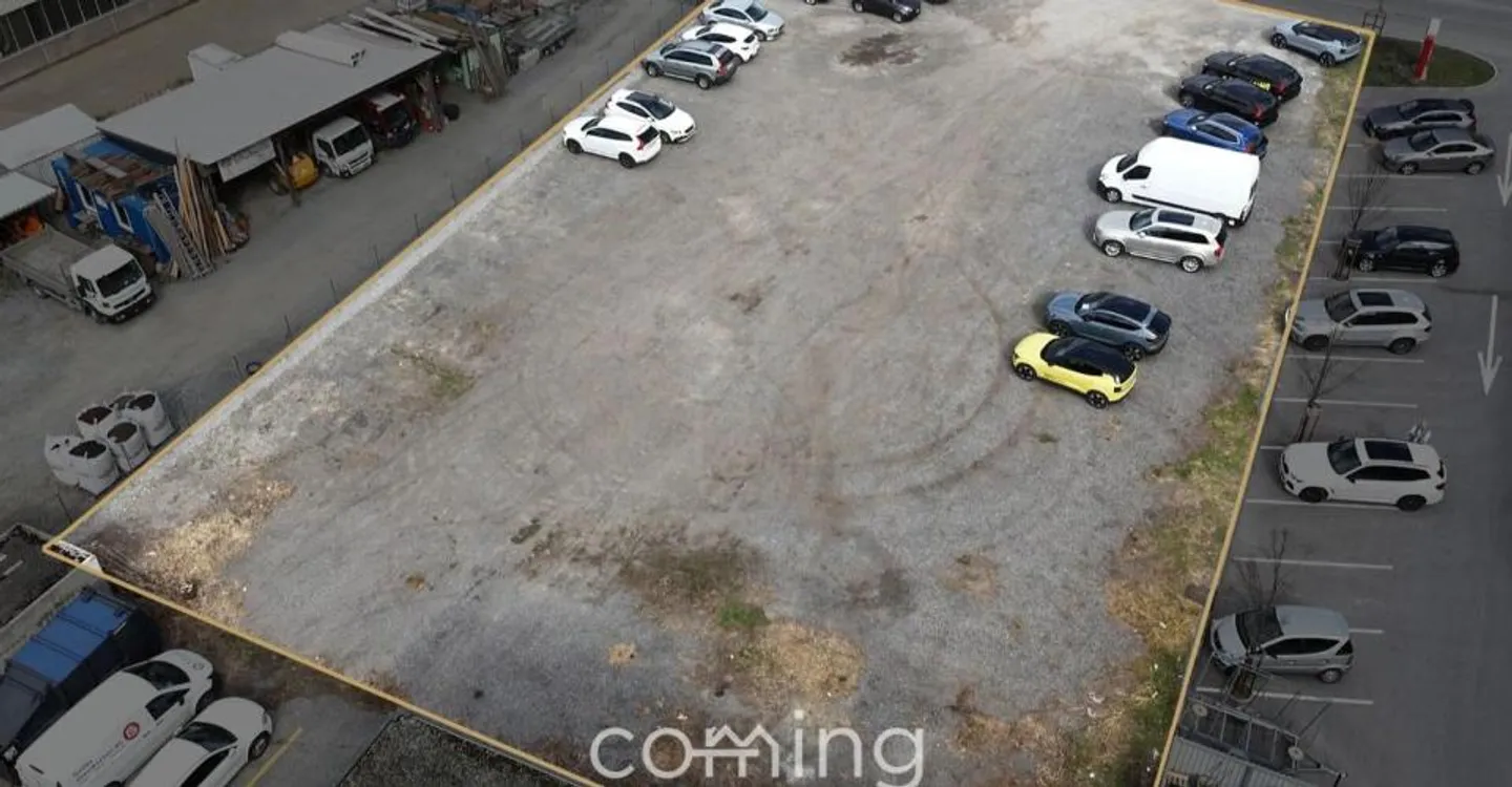 Terreno edificabile in diritto di costruzione a Visp - sviluppato, immediatamente disponibile e utilizzabile in modo flessibile - Foto 1 di 12