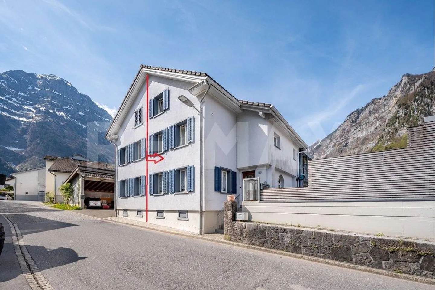 Well-maintained residential house with spacious terrace - Photo 1 of 13