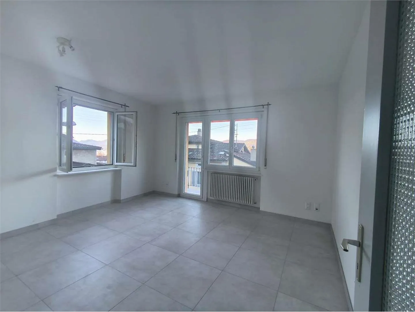 Schöne Zweizimmerwohnung für junge Paare oder Singles: in Davesco-Soragno mit Balkon - Foto 1 von 8