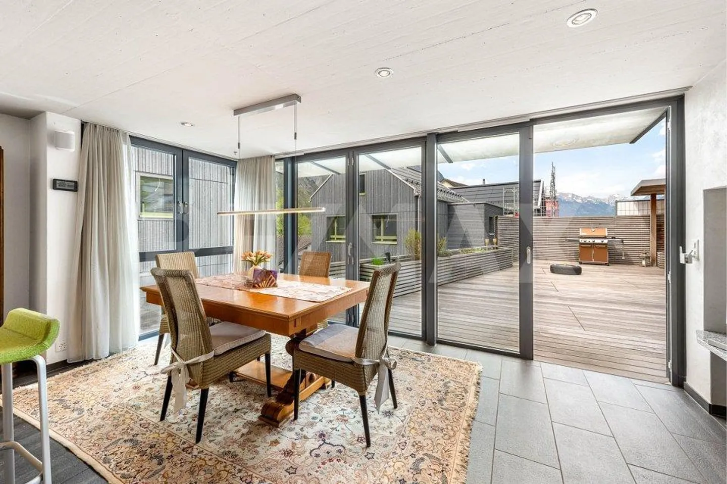 Well-maintained residential house with spacious terrace - Photo 6 of 13