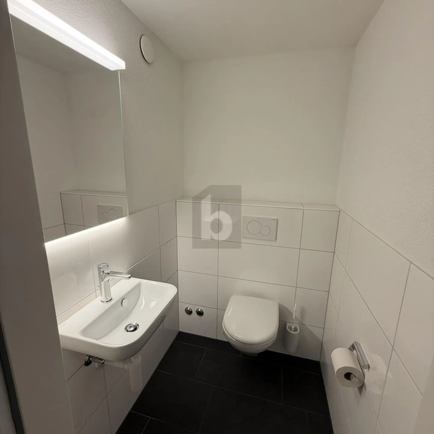 CENTRAL LIVING AT LINDENPLATZ - Photo 5 of 6