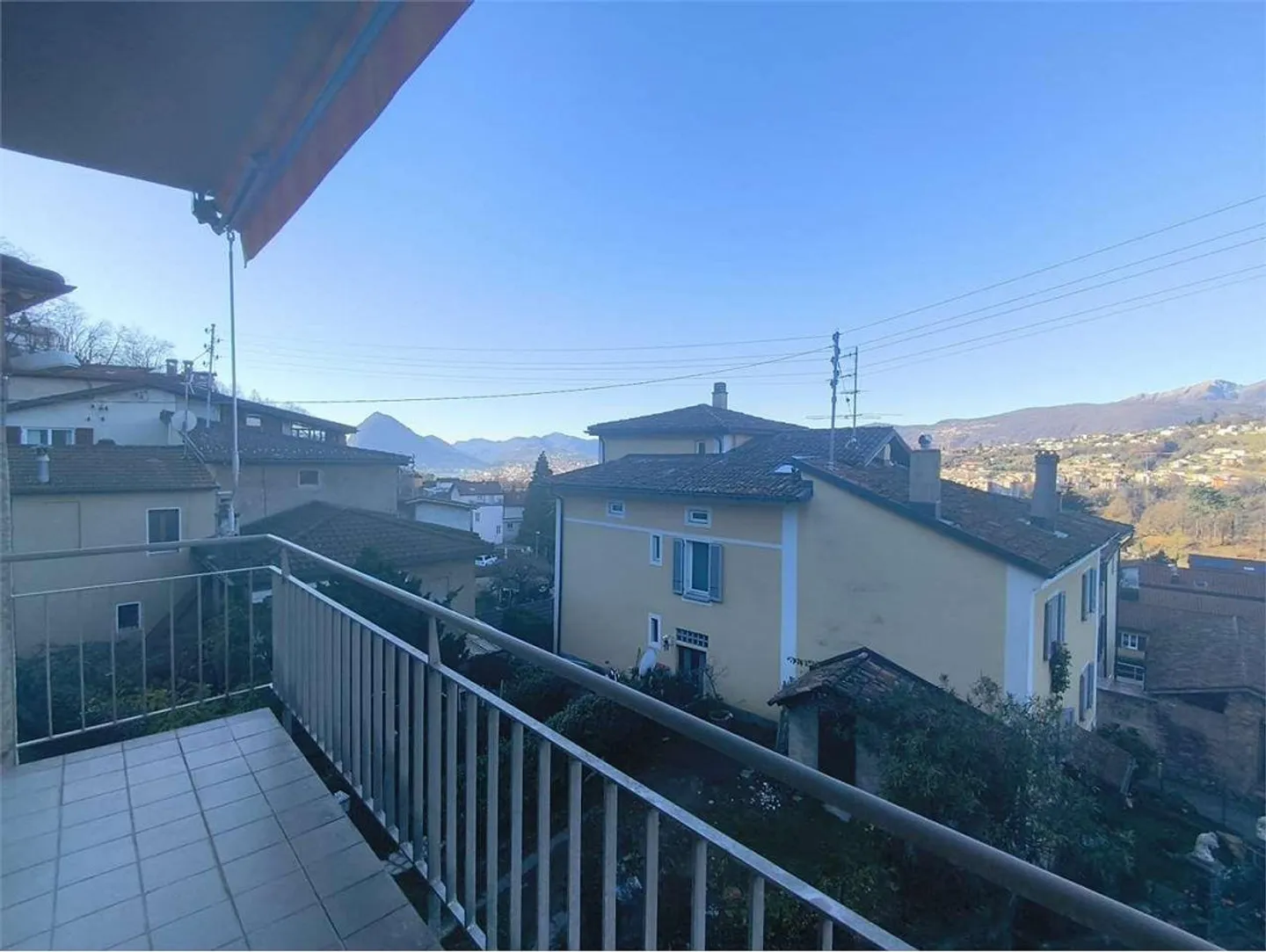Schöne Zweizimmerwohnung für junge Paare oder Singles: in Davesco-Soragno mit Balkon - Foto 8 von 8