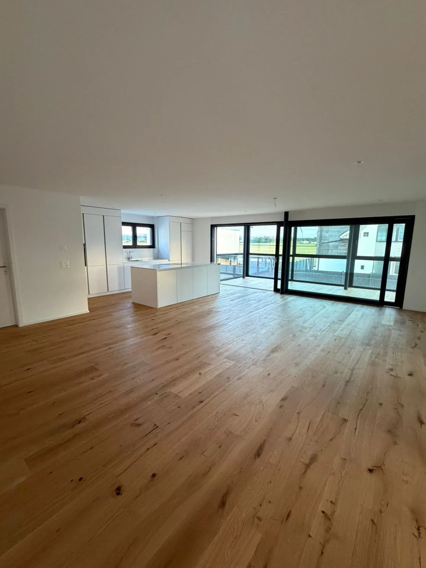APPARTEMENT PENTHOUSE LUXUEUX DE 5,5 PIÈCES - PREMIÈRE OCCUPATION - Photo 2 sur 10