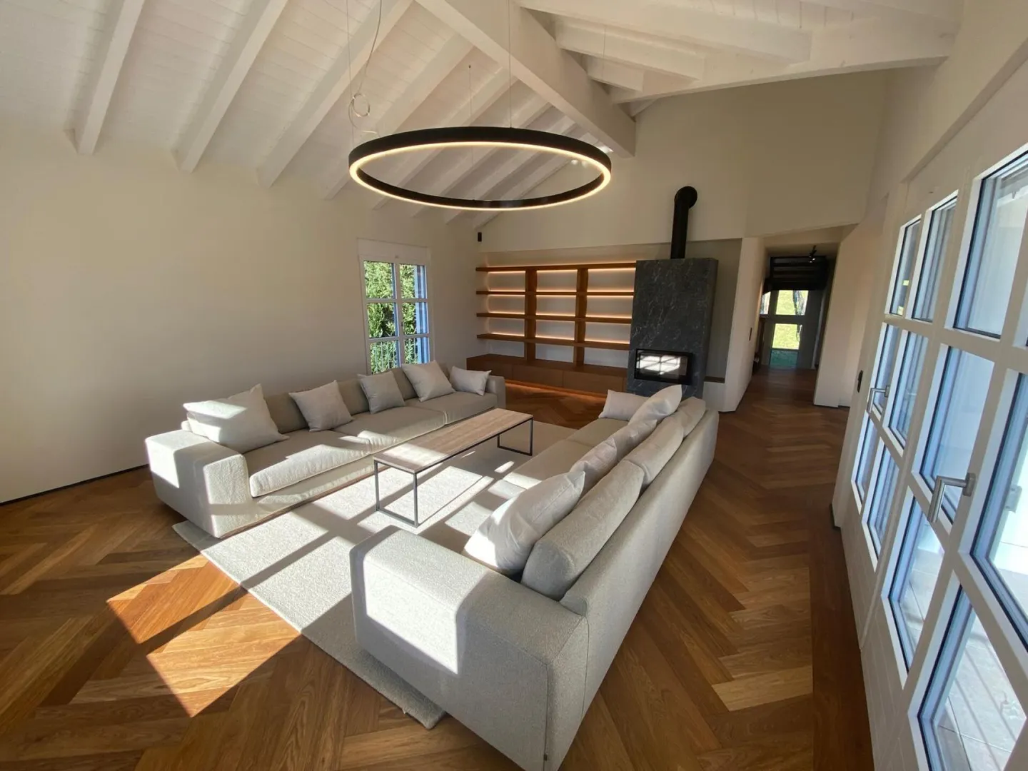 Villa di Lusso con Vista Alpina - Foto 4 di 17