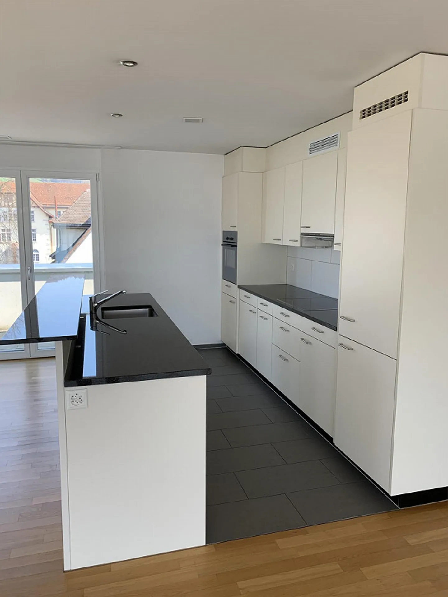 Moderne Attikawohnung mit Aussicht - Foto 4 von 13