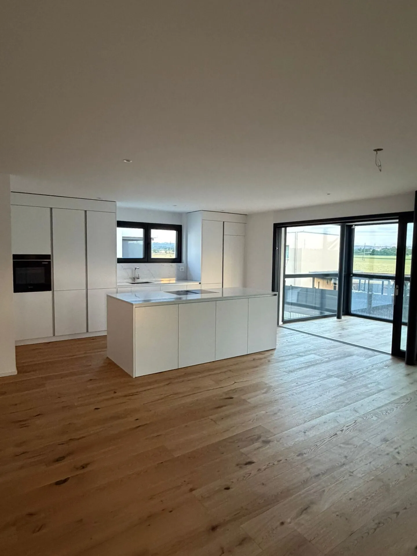 APPARTEMENT PENTHOUSE LUXUEUX DE 5,5 PIÈCES - PREMIÈRE OCCUPATION - Photo 3 sur 10