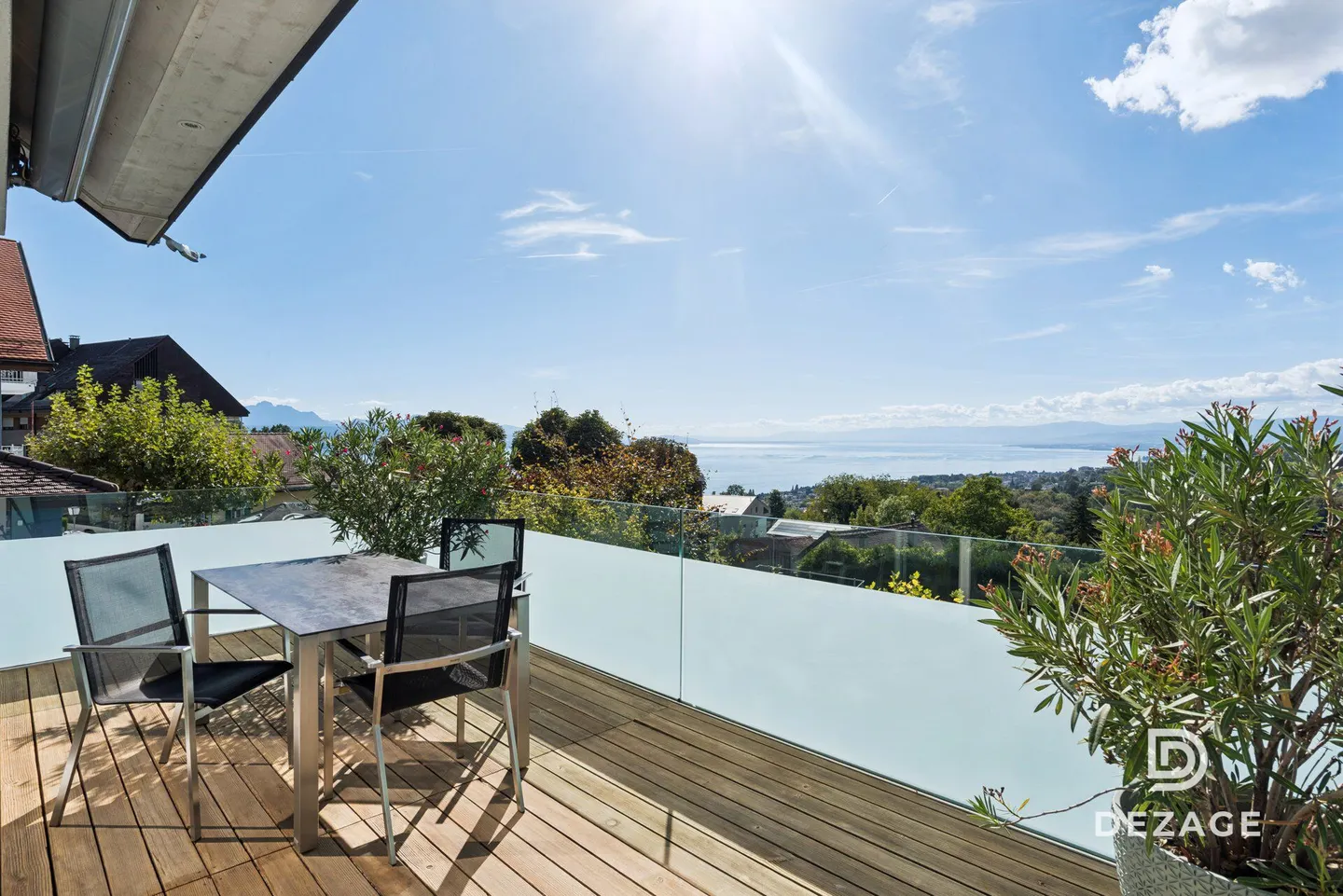 Magnificent duplex with house spirit, direct elevator, garden and breathtaking view of the Lake! - Photo 1 of 13