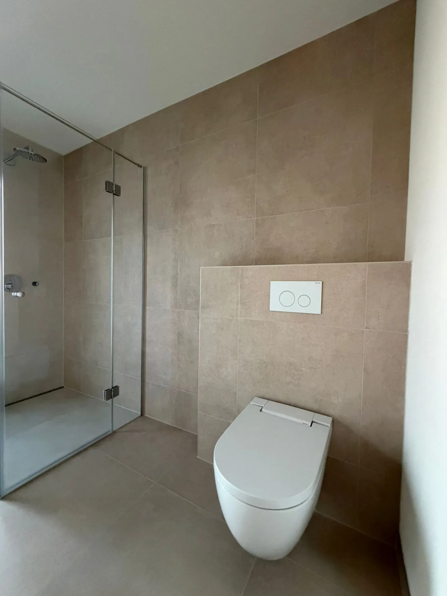 APPARTEMENT PENTHOUSE LUXUEUX DE 5,5 PIÈCES - PREMIÈRE OCCUPATION - Photo 9 sur 10