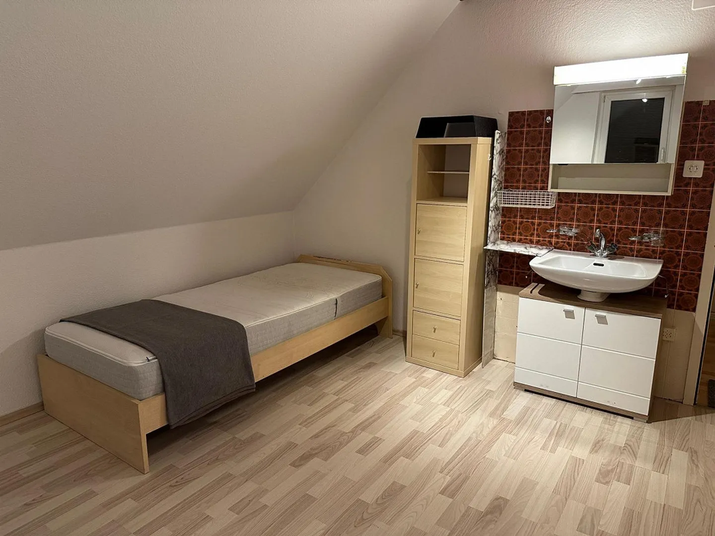 Studio (1 room) for rent - Photo 2 of 6