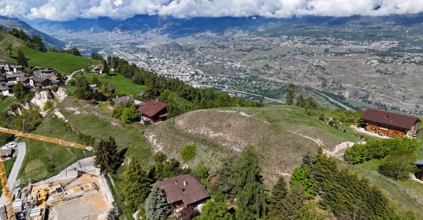 Zu verkaufen - Grundstück in Nax (Pelleivro) - 1.377 m² - Chalet-Zone - Foto 1 von 3