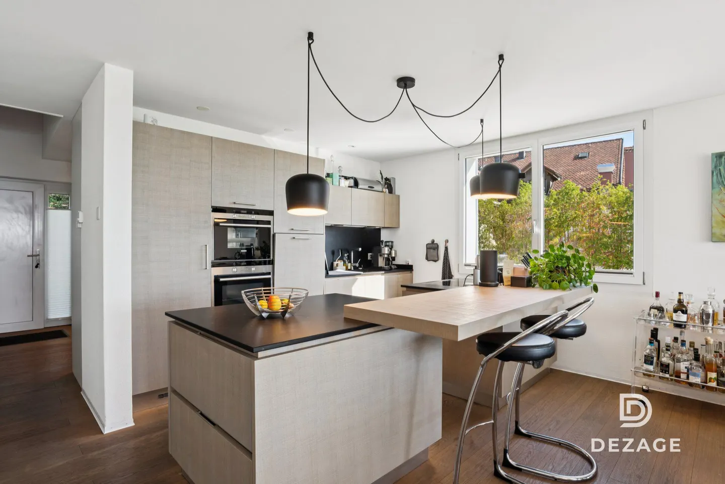 Magnificent duplex with house spirit, direct elevator, garden and breathtaking view of the Lake! - Photo 4 of 13