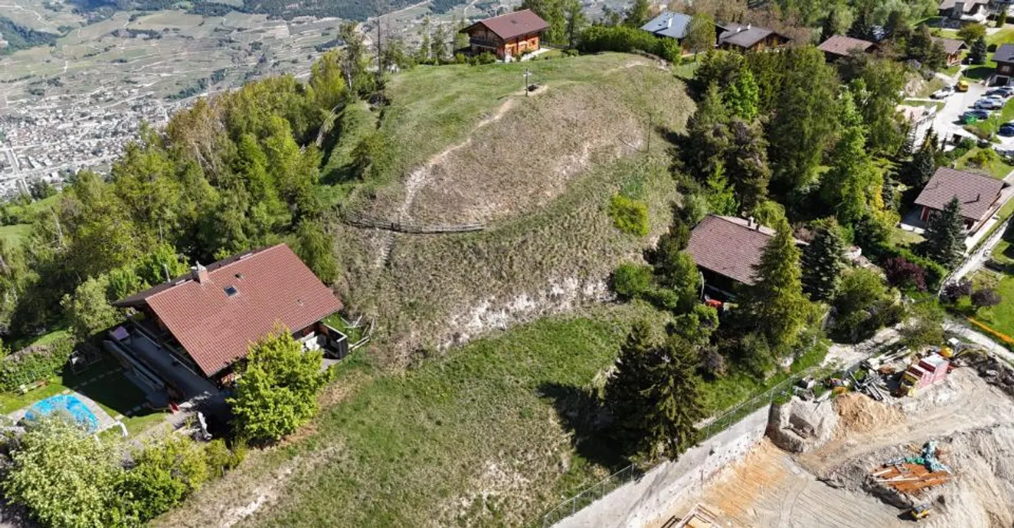 Zu verkaufen - Grundstück in Nax (Pelleivro) - 1.377 m² - Chalet-Zone - Foto 2 von 3