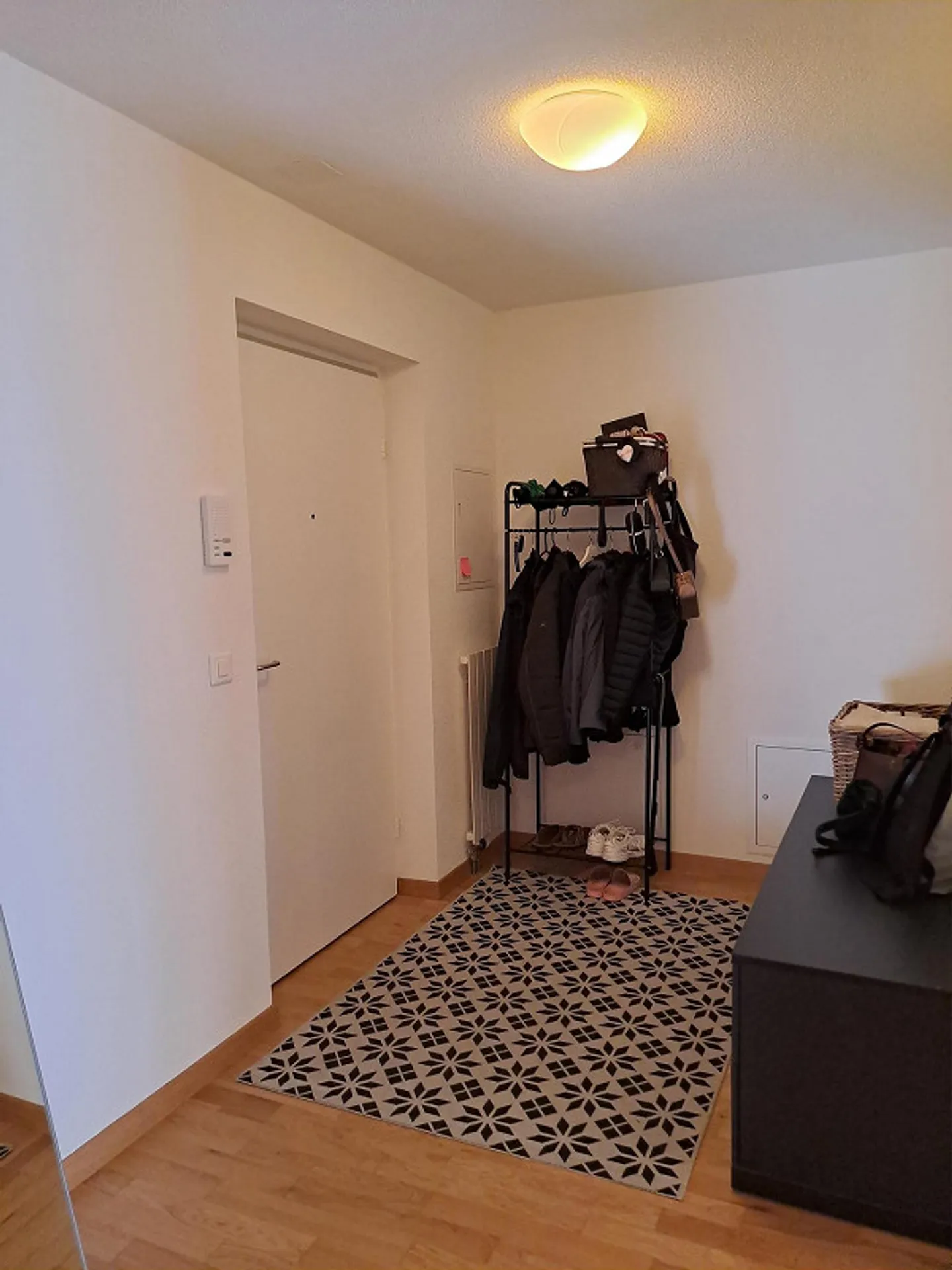 Bright, spacious 3½-room apartment with balcony - Photo 2 of 7