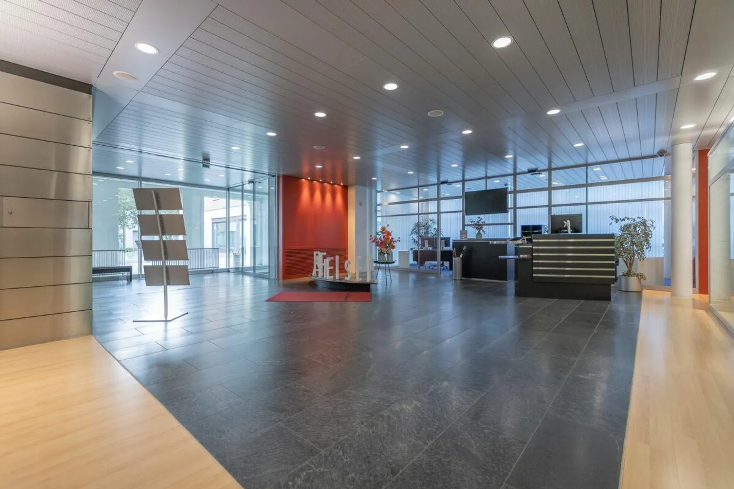 Spazi commerciali nel centro di Glarus - Foto 6 di 12