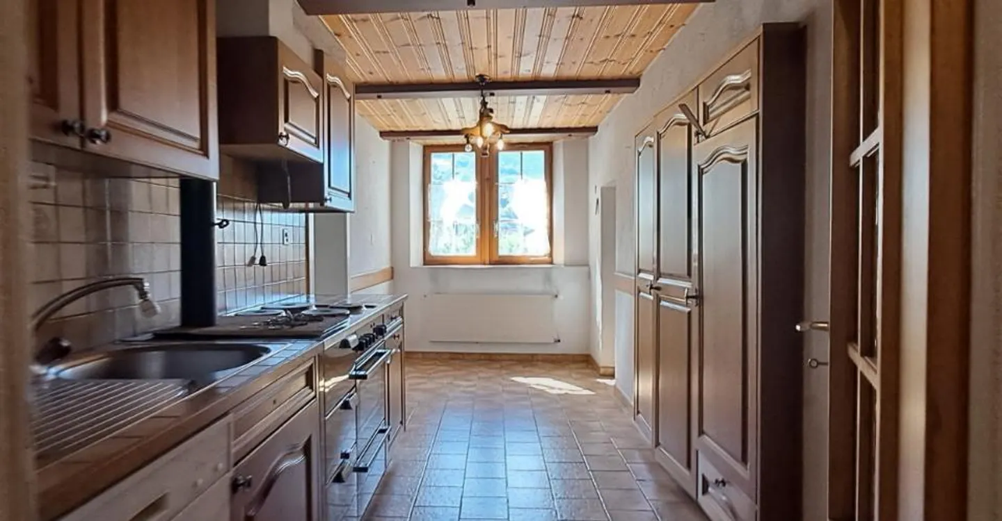 Charming Apartment with Garden - Photo 5 of 8