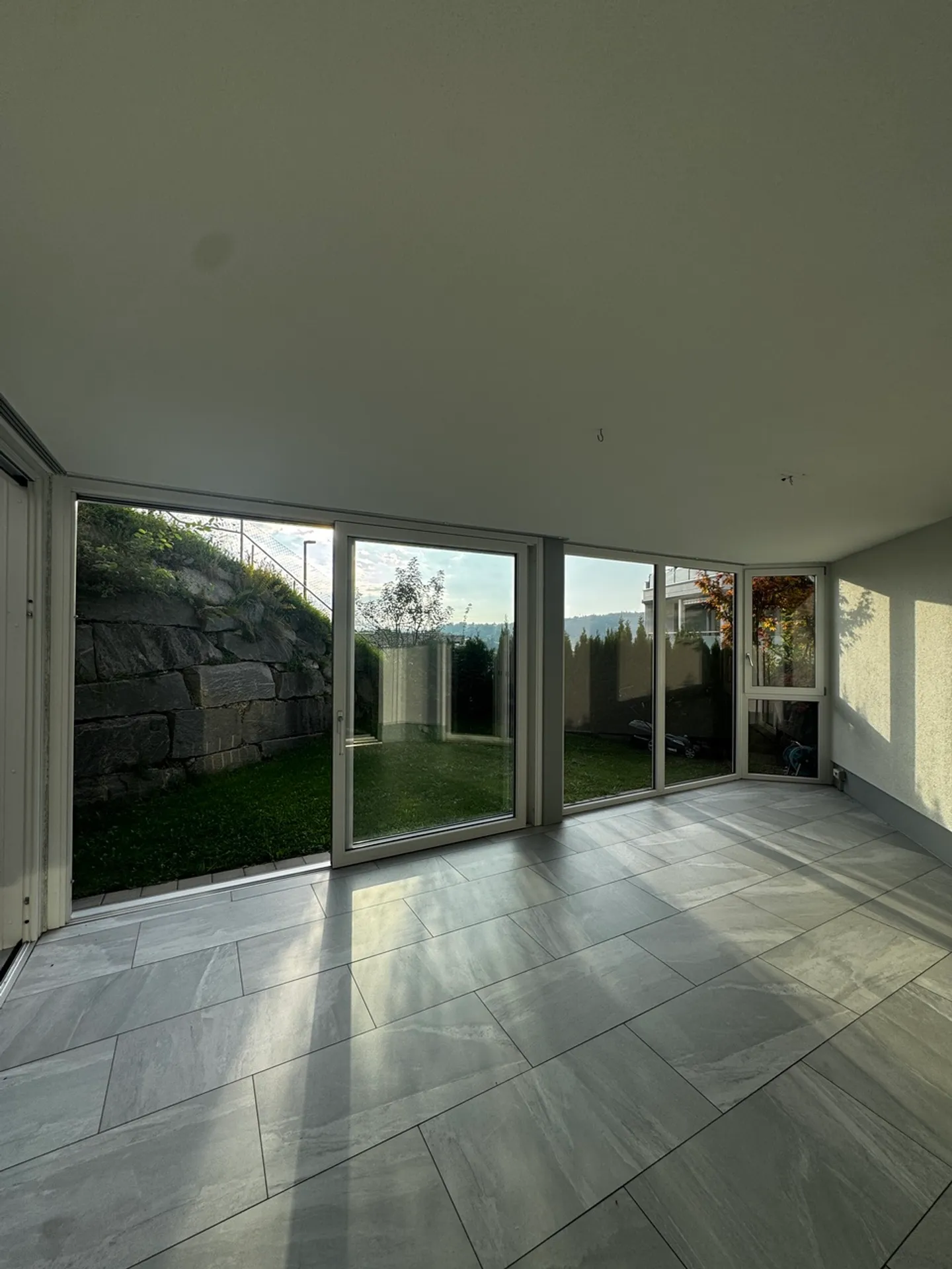 La tua nuova casa: affascinante appartamento di 5,5 stanze con giardino d'inverno - Foto 1 di 15