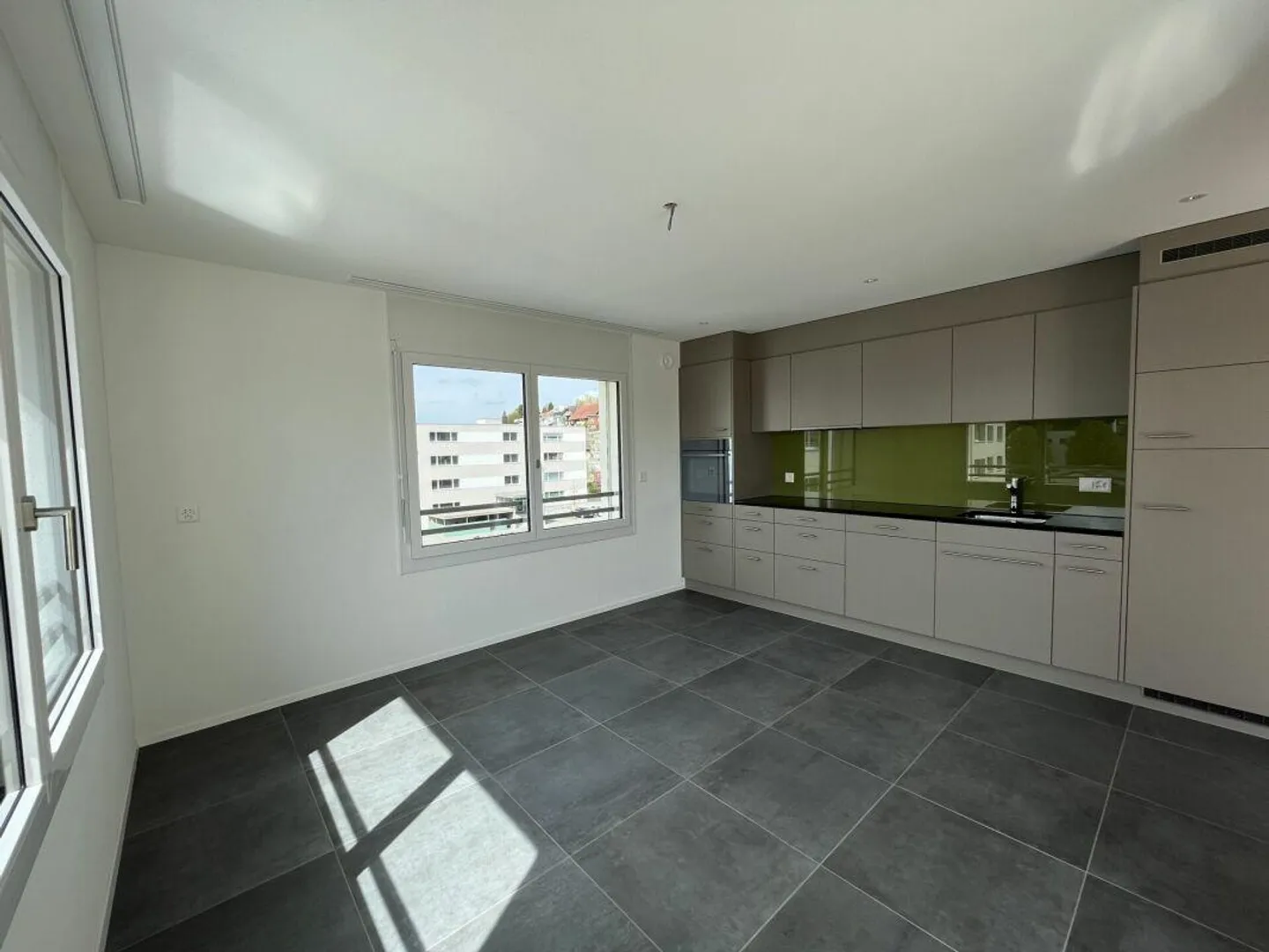 Dreamlike 3.5-room penthouse apartment with two terraces - Photo 1 of 14