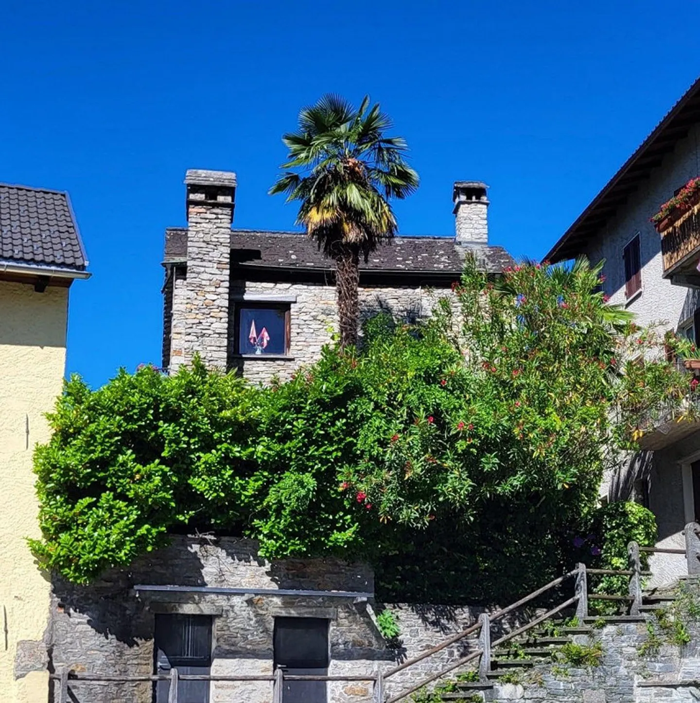 Casa ticinese originale nel nucleo di Brione s.Minusio - Foto 1 di 9