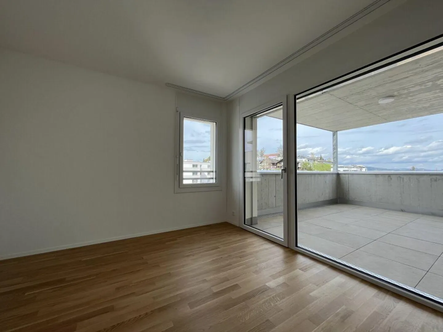 Dreamlike 3.5-room penthouse apartment with two terraces - Photo 10 of 14