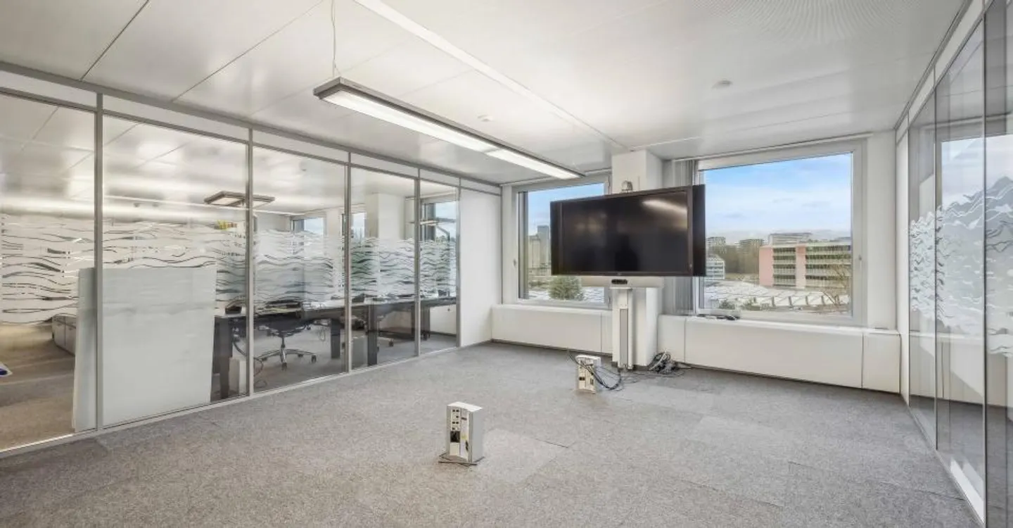 PLUG & WORK OFFICES 150 m² | Pont Rouge District - Photo 6 of 8