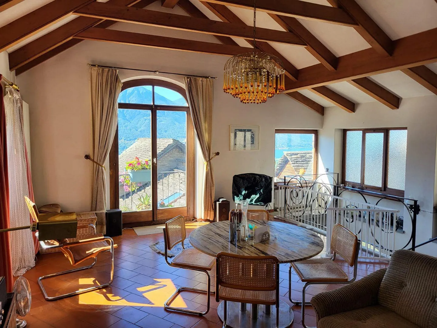 Casa ticinese originale nel nucleo di Brione s.Minusio - Foto 4 di 9
