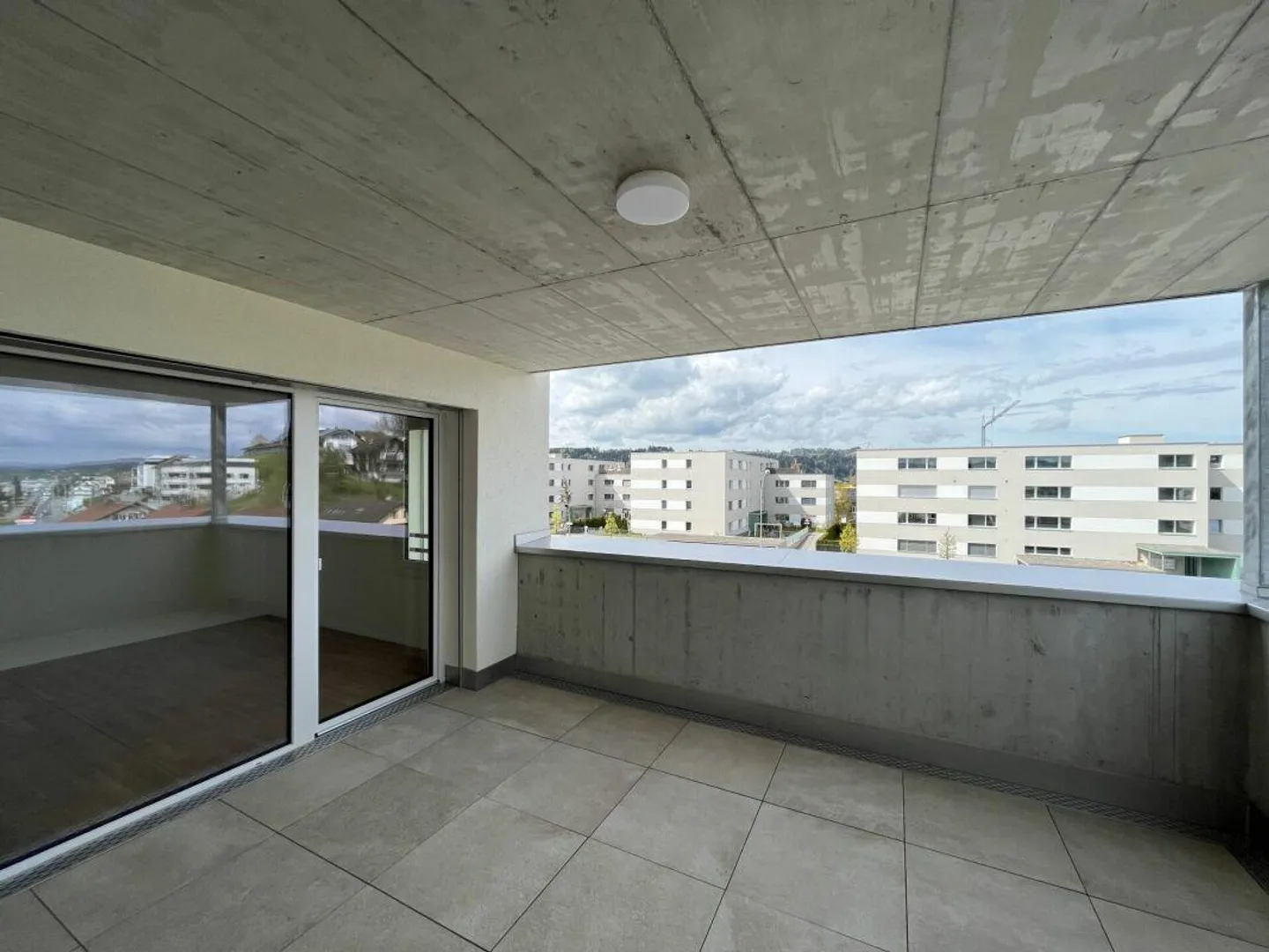 Dreamlike 3.5-room penthouse apartment with two terraces - Photo 11 of 14