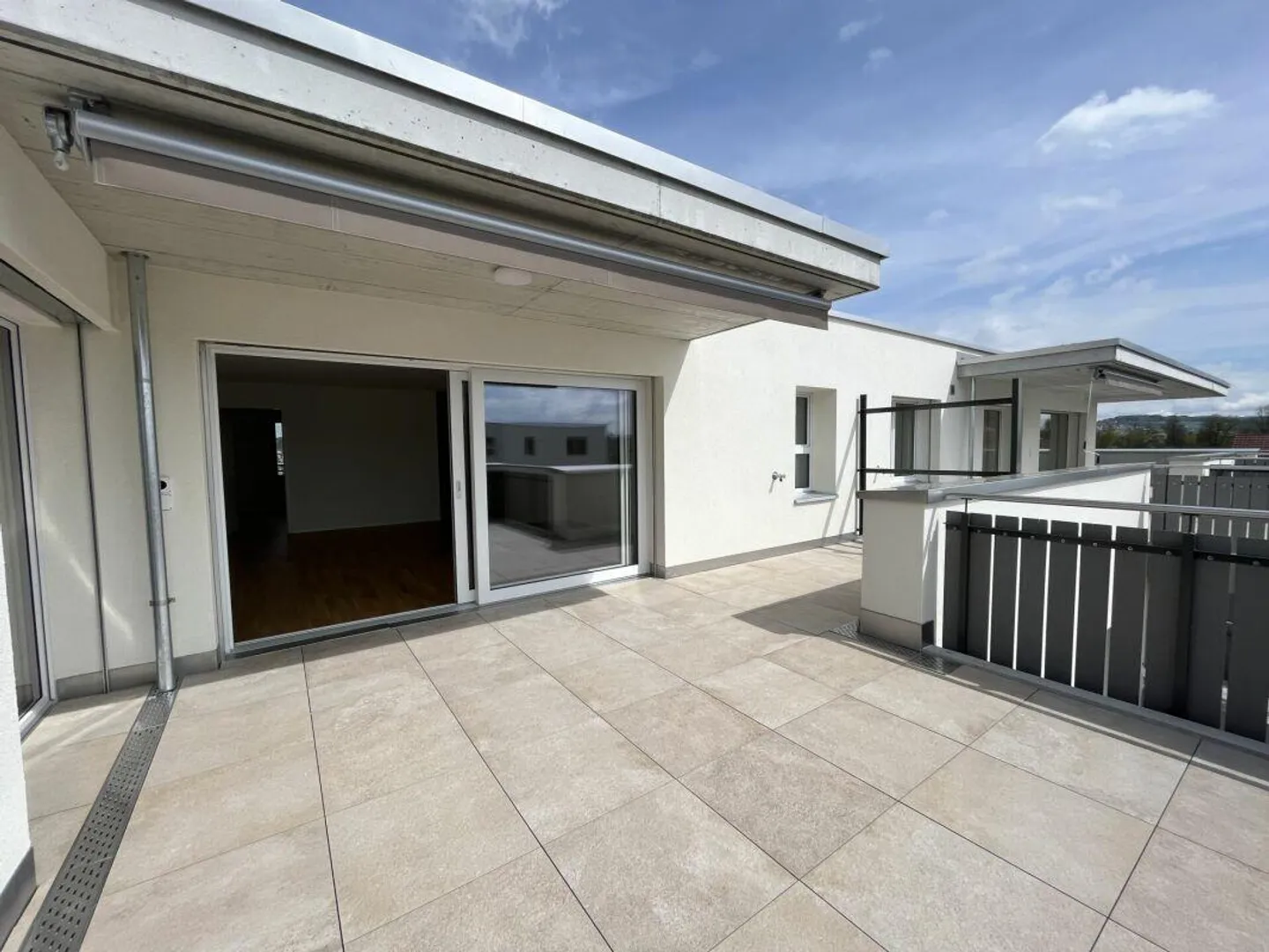 Dreamlike 3.5-room penthouse apartment with two terraces - Photo 13 of 14